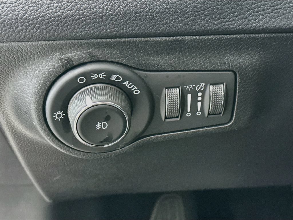 Certified 2021 Jeep Compass Limited AWD/4WD image 17