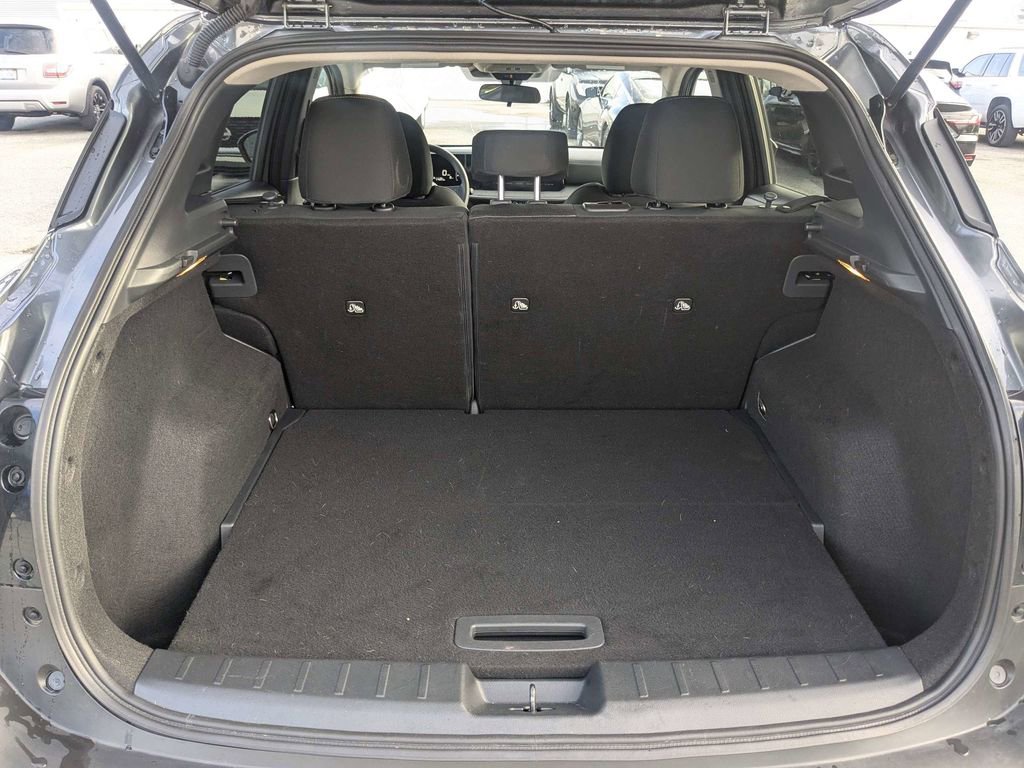 Used 2025 Nissan Kicks SV w/ SV Premium Package FWD image 13