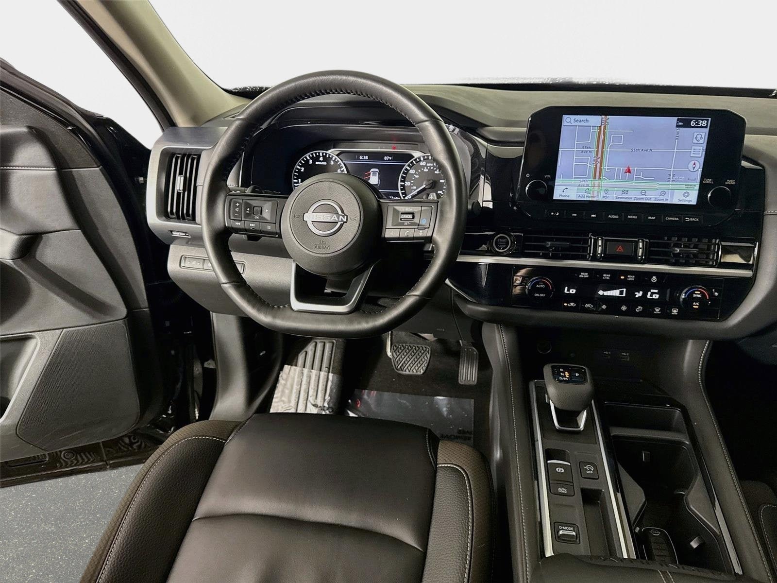 Used 2024 Nissan Pathfinder SL FWD image 23