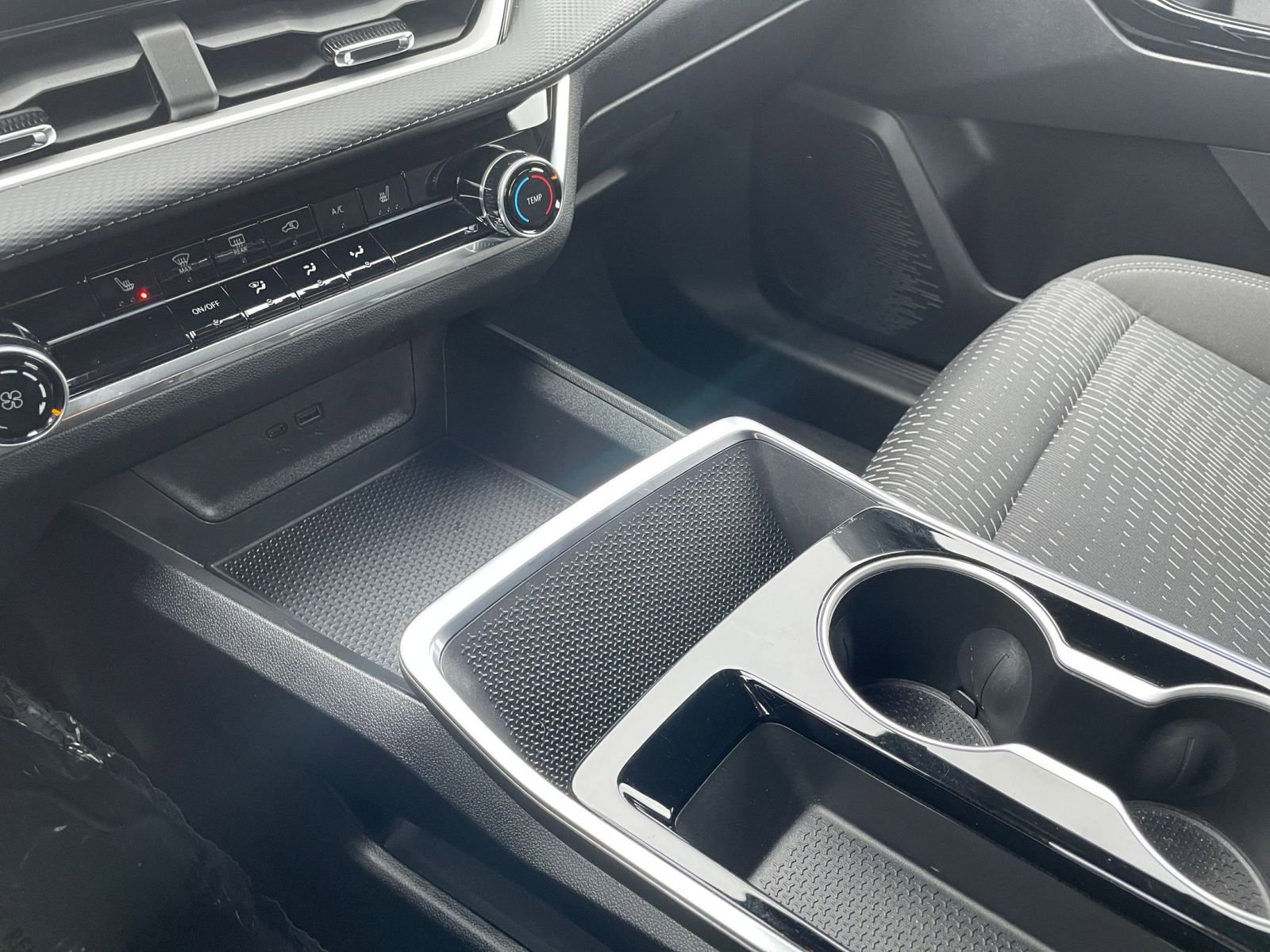 Used 2025 Chevrolet Equinox LT image 59