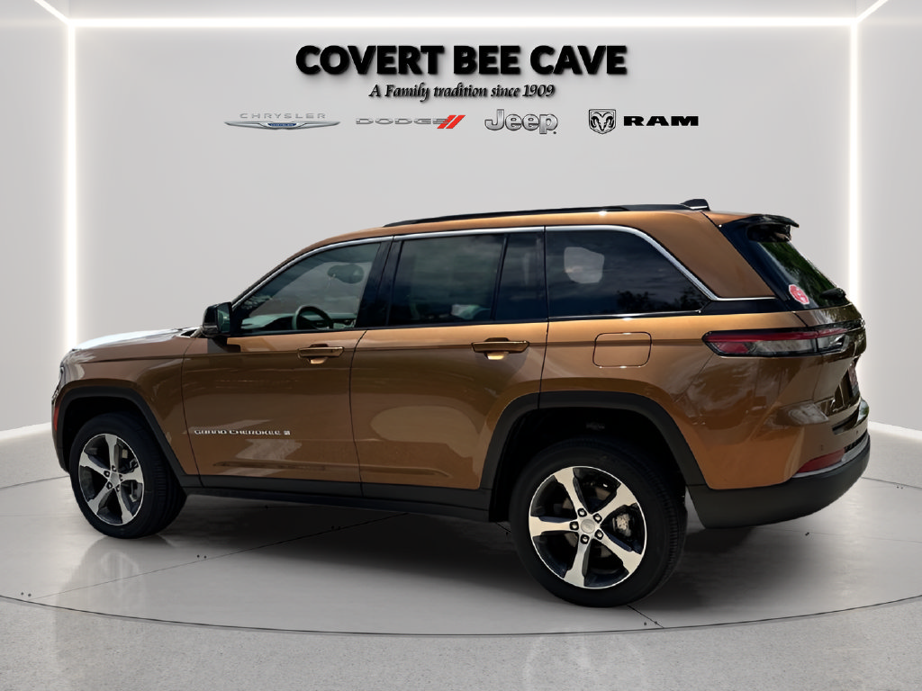 New 2026 Jeep Grand Cherokee Limited RWD image 9