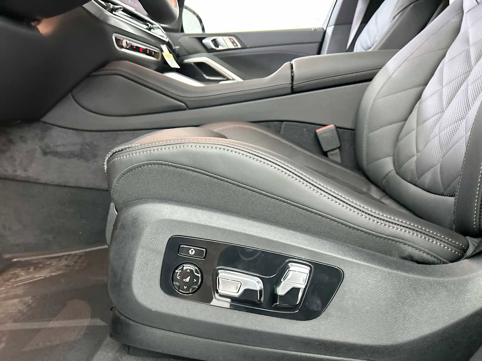New 2026 BMW X6 xDrive40i image 14