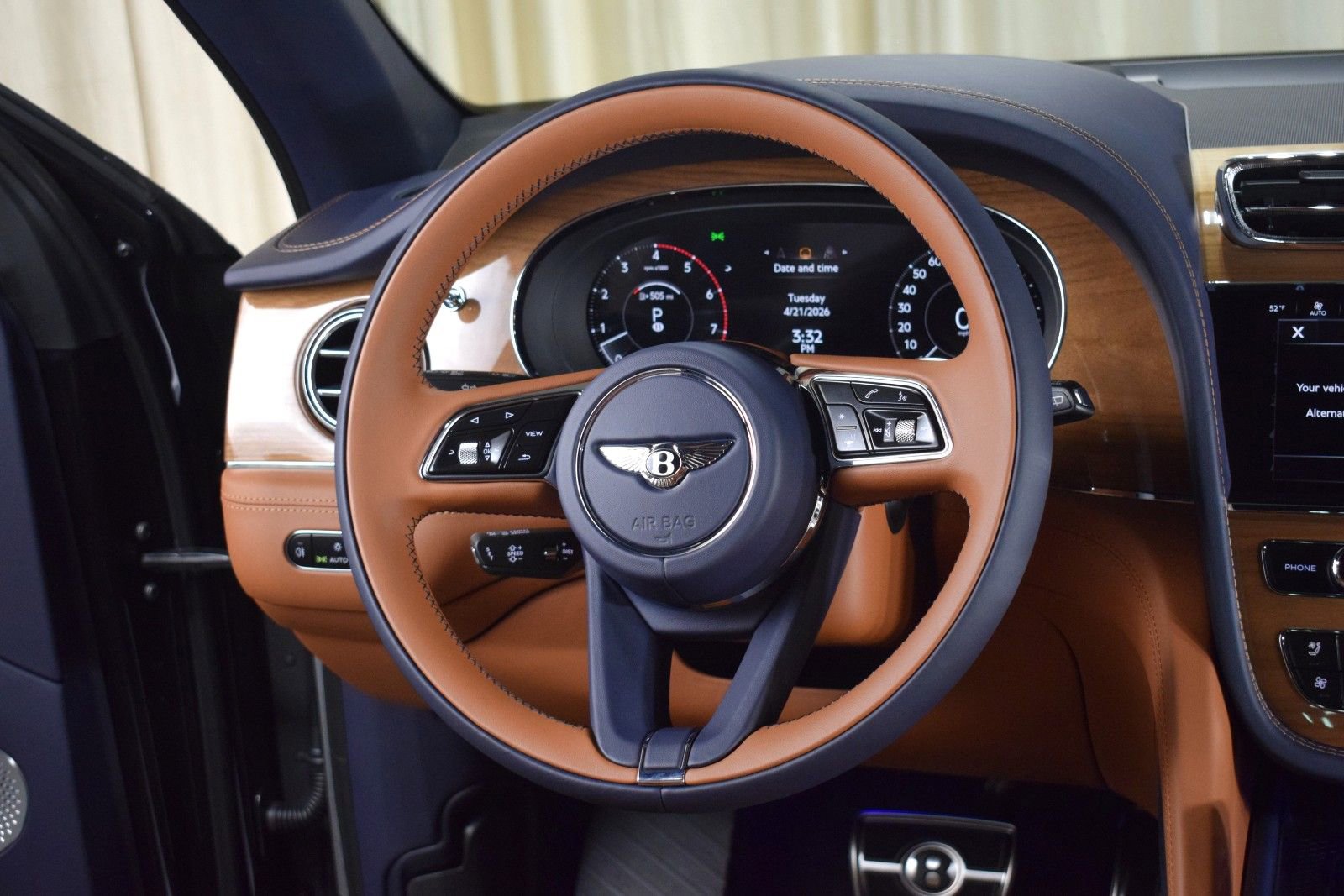 New 2026 Bentley Bentayga AWD/4WD image 4