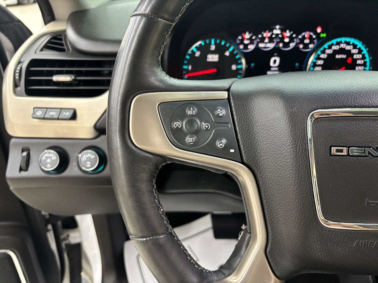 Used 2017 GMC Yukon Denali w/ Open Road Package AWD/4WD image 36