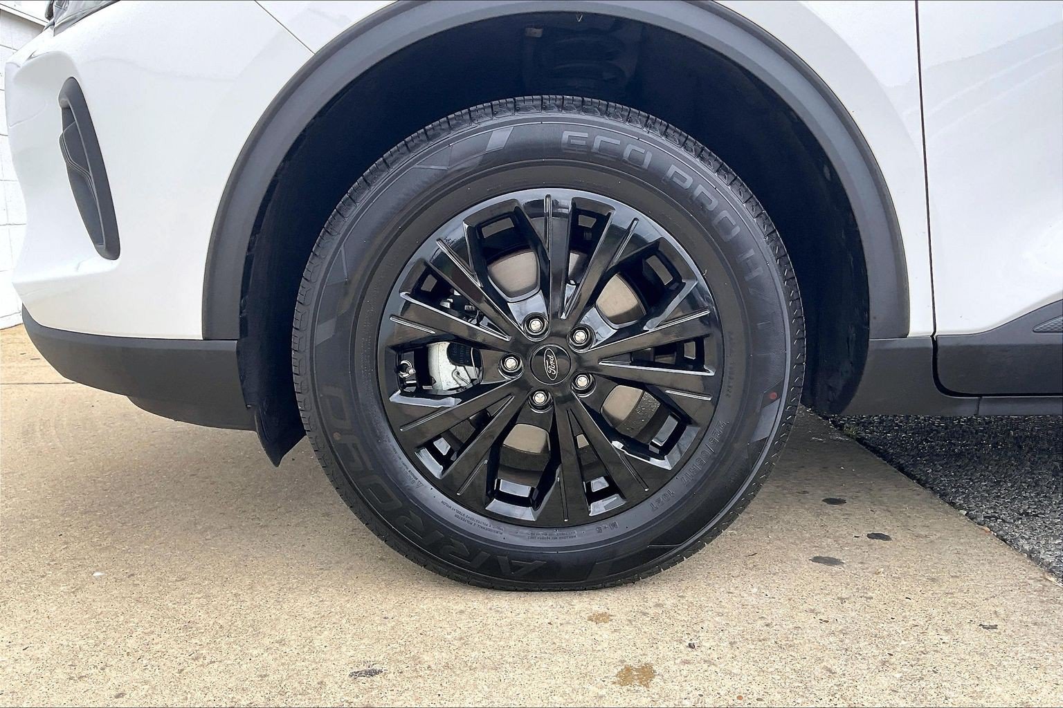 Used 2025 Ford Escape Active AWD/4WD image 11