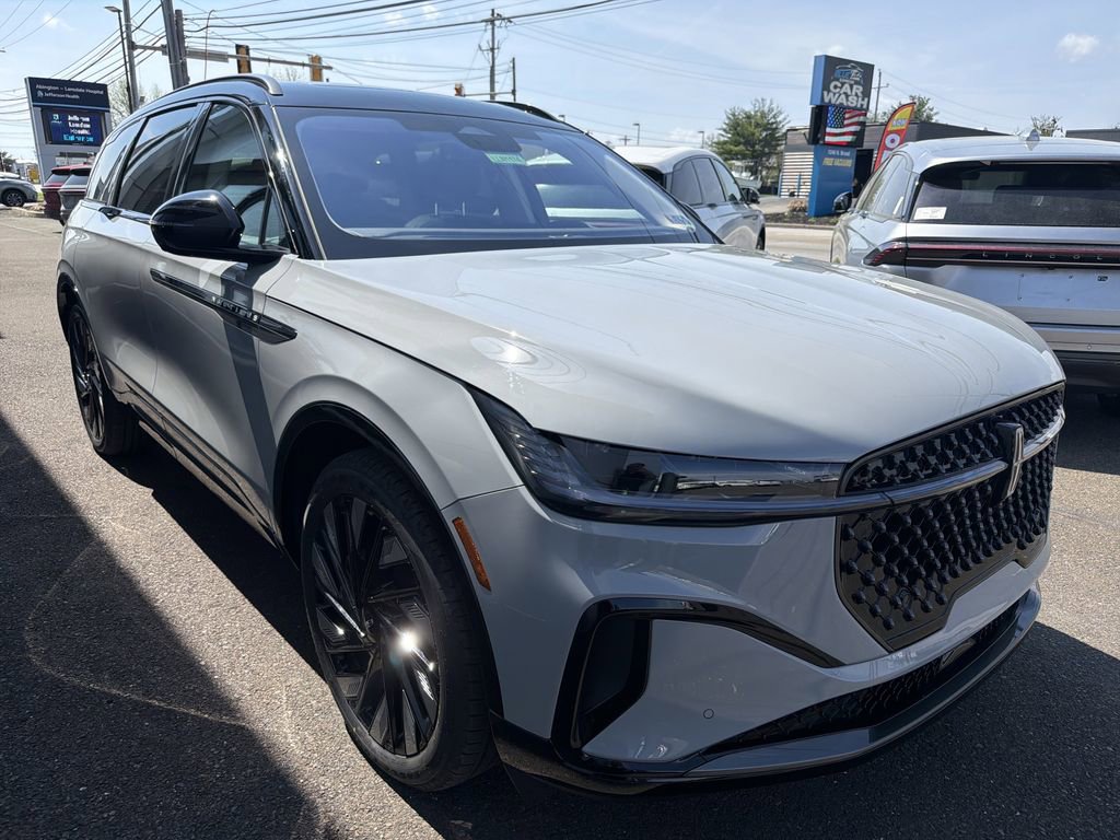 New 2026 Lincoln Nautilus Reserve w/ Jet Appearance Package image 4