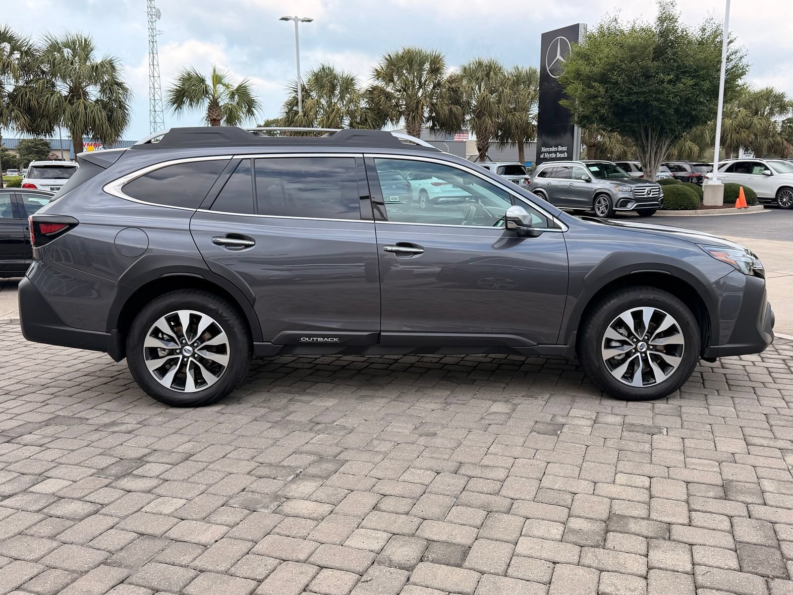 Used 2025 Subaru Outback Touring w/ Popular Package #2 AWD/4WD image 8