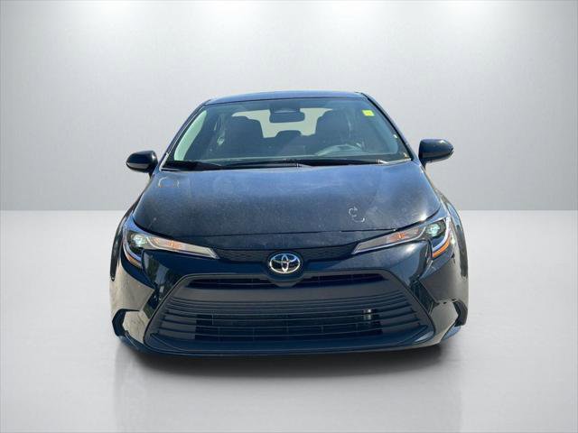 Certified 2025 Toyota Corolla LE FWD image 2