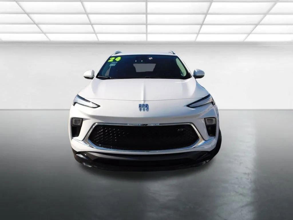 Used 2024 Buick Encore GX Sport Touring w/ Comfort Package image 3