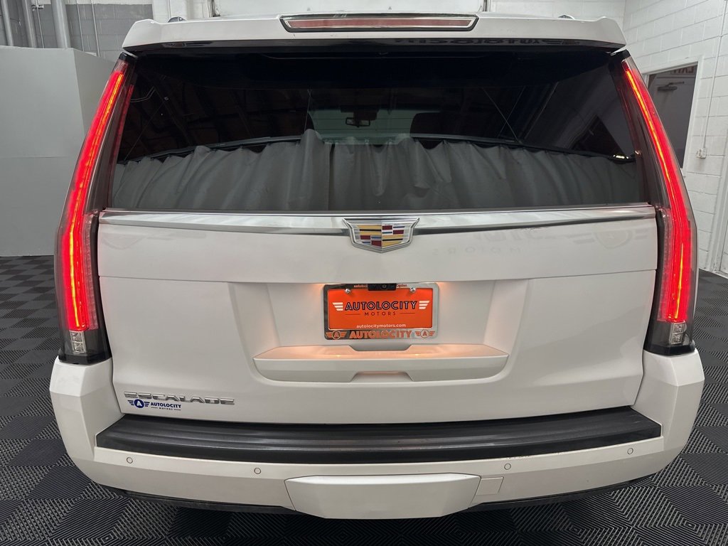 Used 2018 Cadillac Escalade Luxury image 8