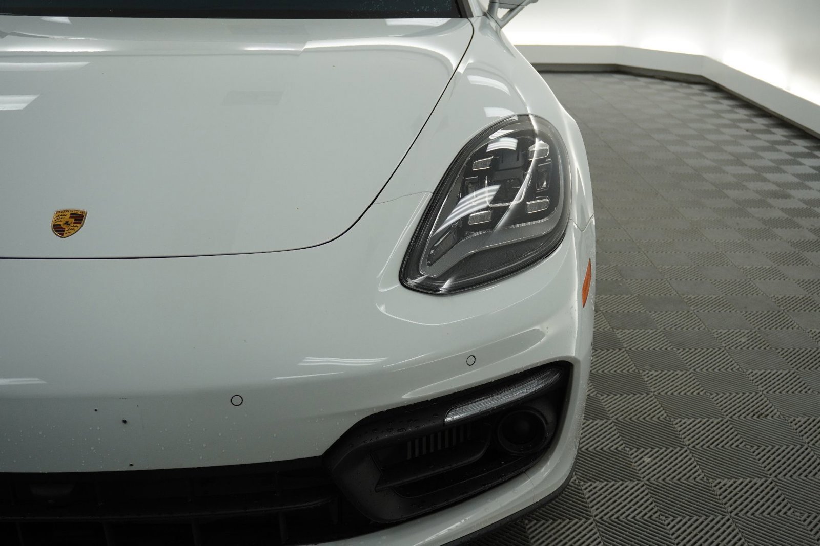 Used 2022 Porsche Panamera 4 w/ Premium Package image 13