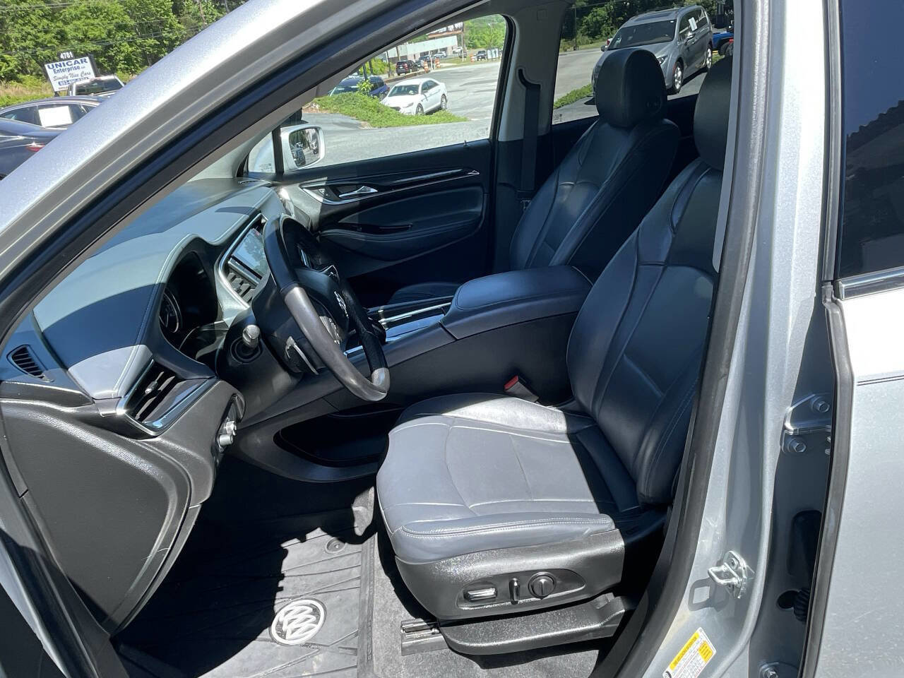 Used 2020 Buick Enclave Essence w/ Sound and Sites Package FWD image 15