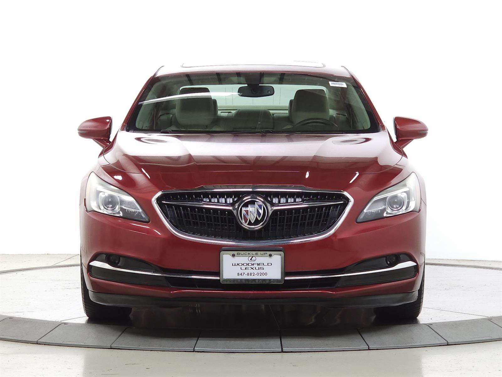 Used 2018 Buick LaCrosse Essence w/ Sun and Shade Package FWD image 2