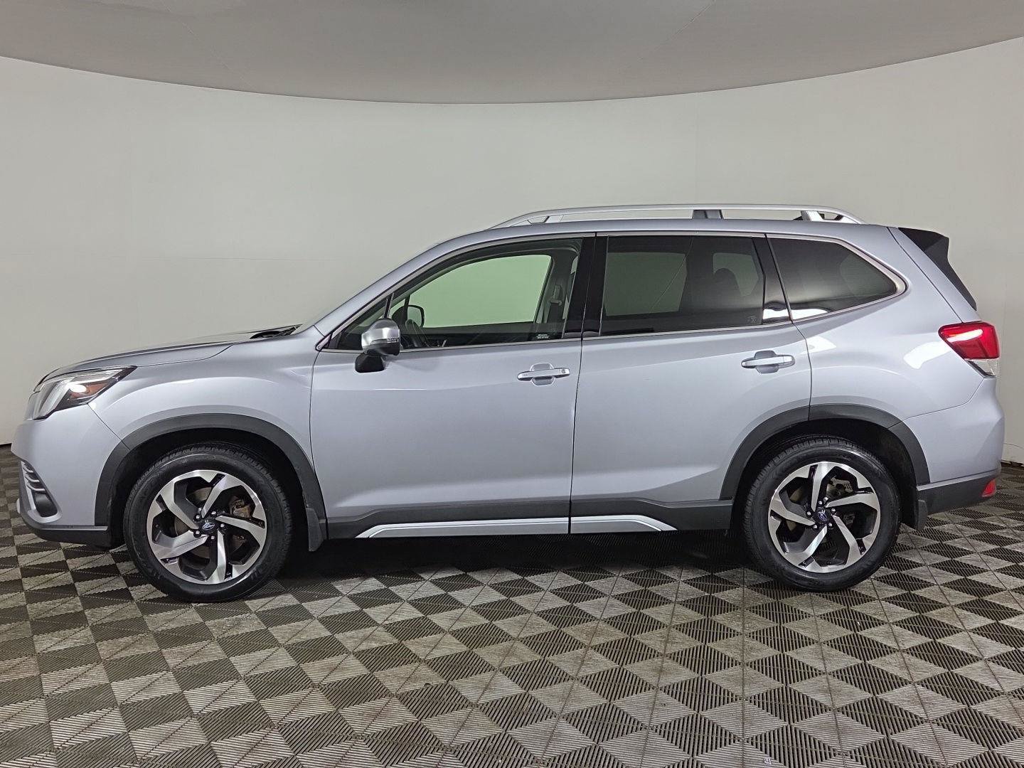 Used 2024 Subaru Forester Touring AWD/4WD image 9