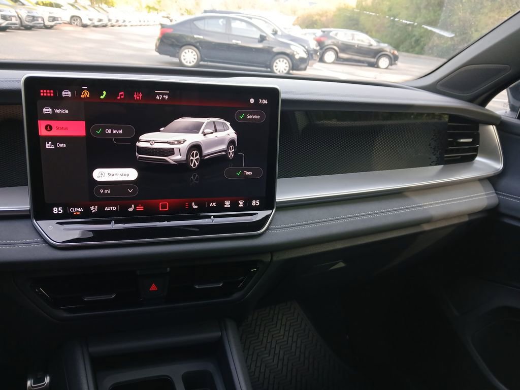 New 2026 Volkswagen Tiguan SE R-Line image 17