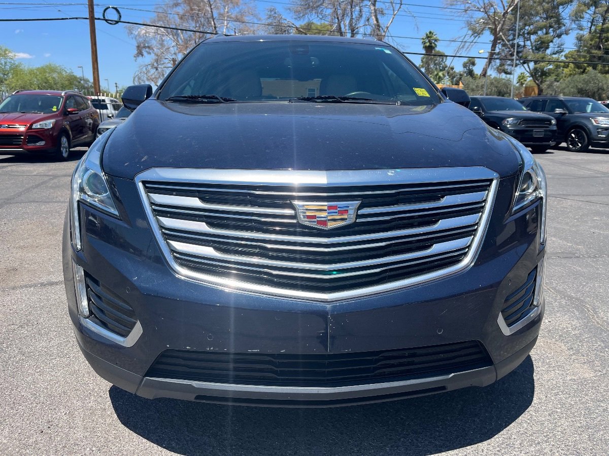 Used 2017 Cadillac XT5 Luxury w/ Driver Awareness Package FWD image 8