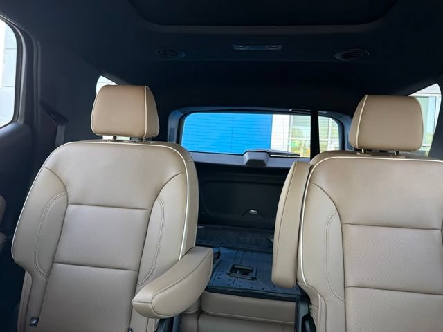 Used 2022 Chevrolet Traverse Premier FWD image 15