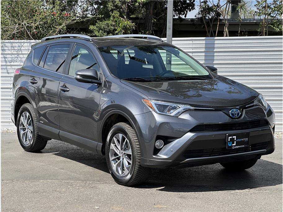 Used 2017 Toyota RAV4 XLE w/ Convenience Package AWD/4WD image 8