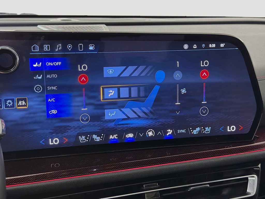 Used 2024 Chevrolet Traverse RS w/ LPO, Floor Liner Package image 19