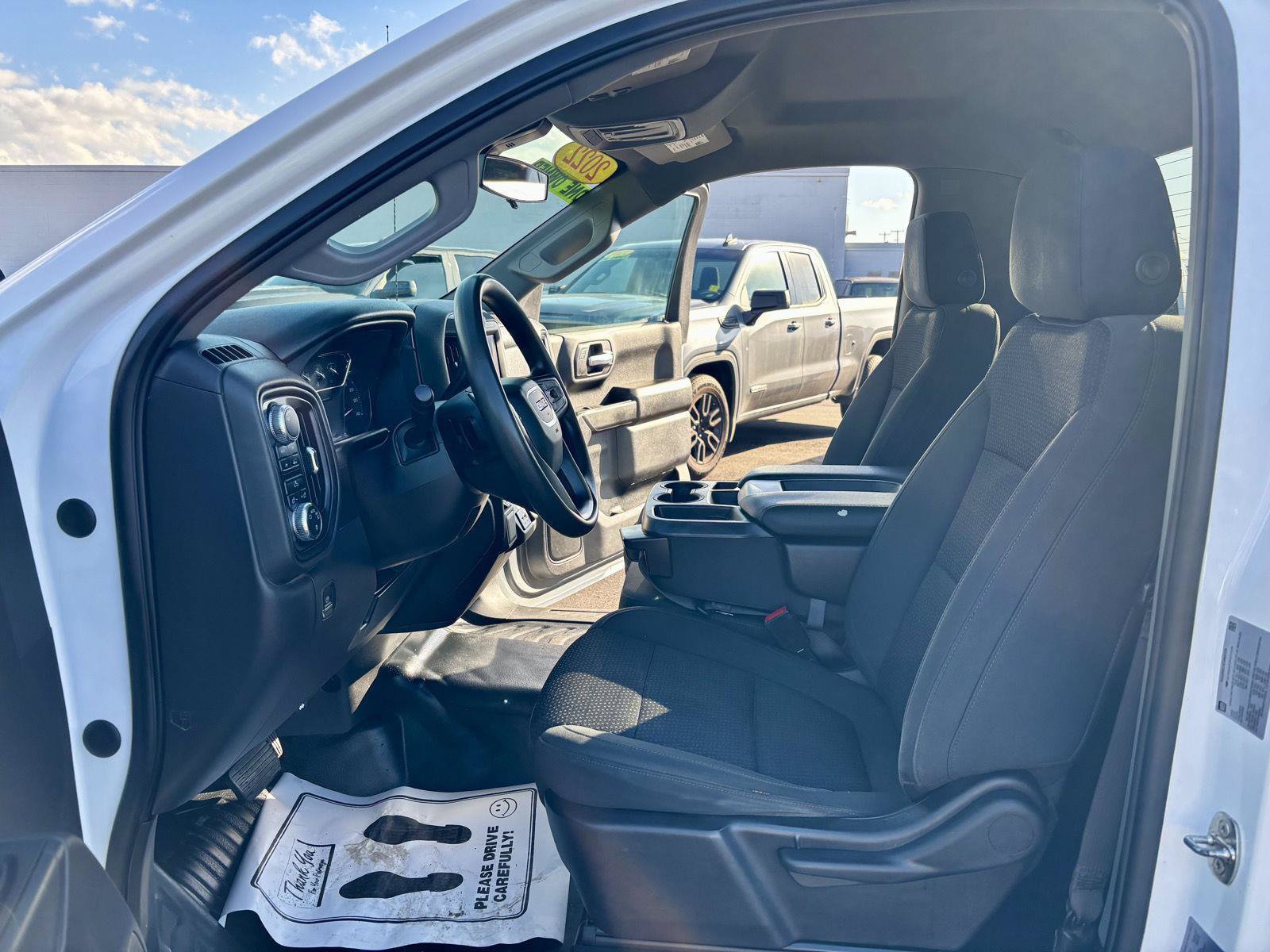 Used 2022 GMC Sierra 1500 Pro w/ Sierra Value Package AWD/4WD image 2