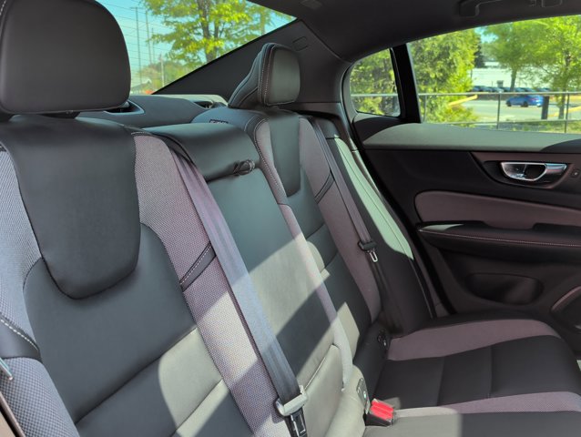 Used 2022 Volvo S60 T8 R-Design w/ Advanced Package image 20