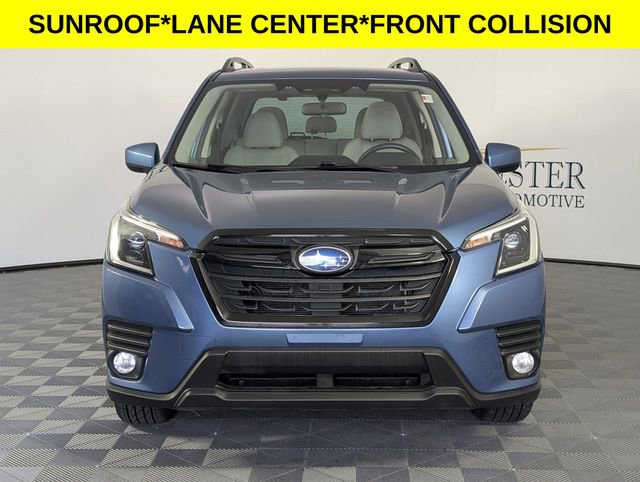 Used 2023 Subaru Forester Premium image 3