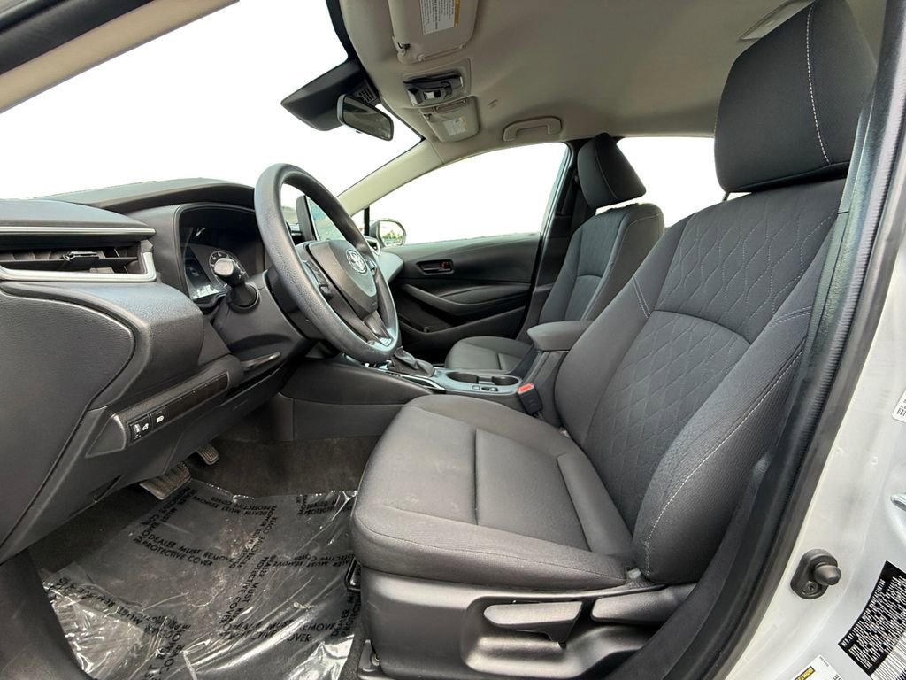 Used 2023 Toyota Corolla LE FWD image 5