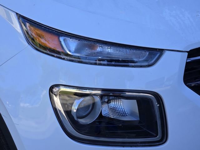 Used 2023 Hyundai Venue SEL w/ Cargo Package FWD image 12