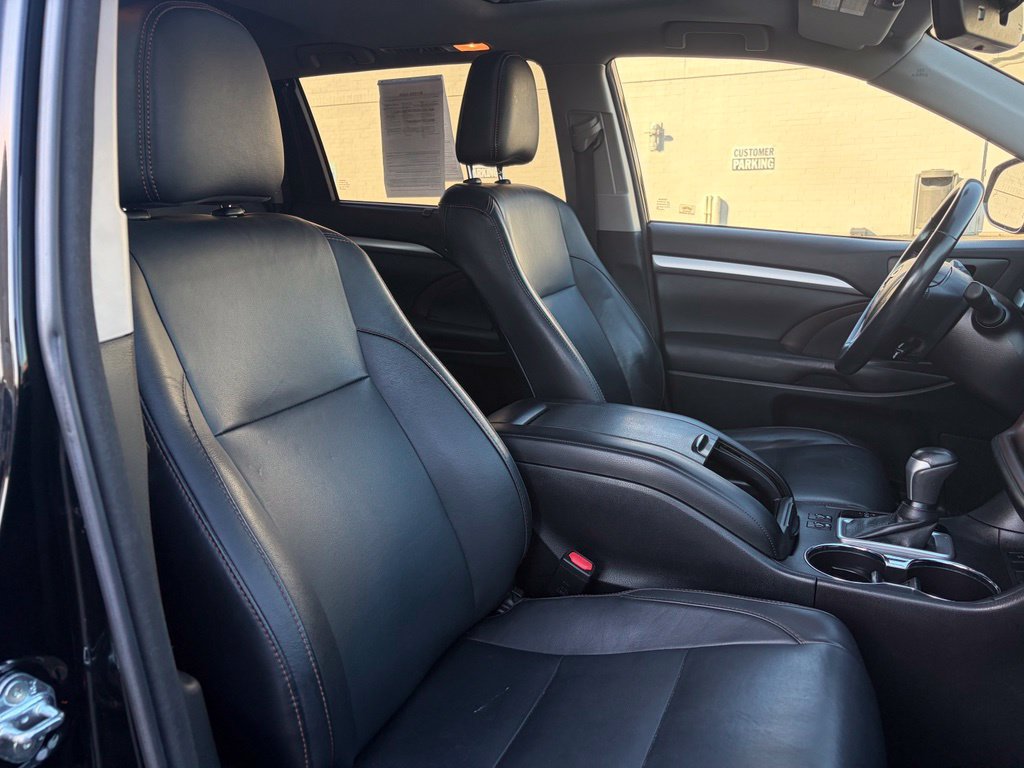 Used 2018 Toyota Highlander XLE w/ Protection Package #3 AWD/4WD image 14
