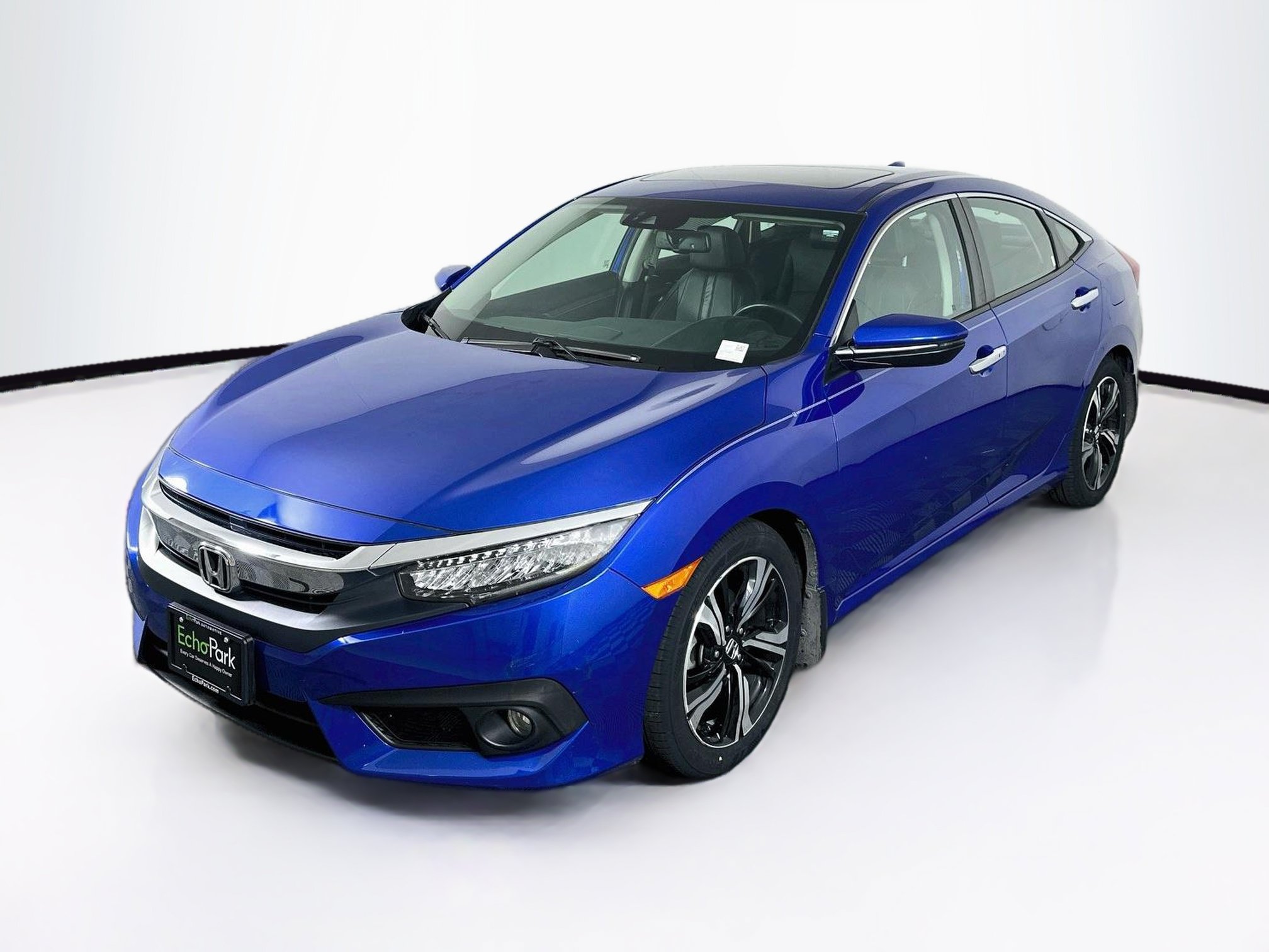 Used 2017 Honda Civic Touring image 3
