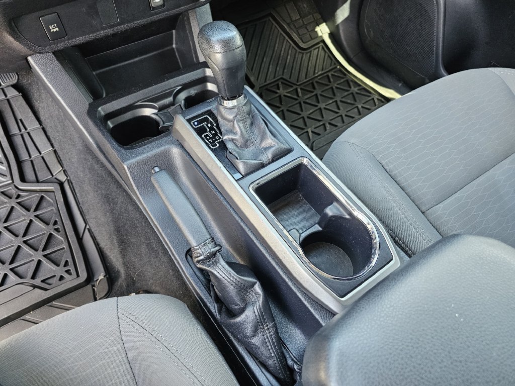 Used 2017 Toyota Tacoma SR5 w/ Tow Package RWD image 18