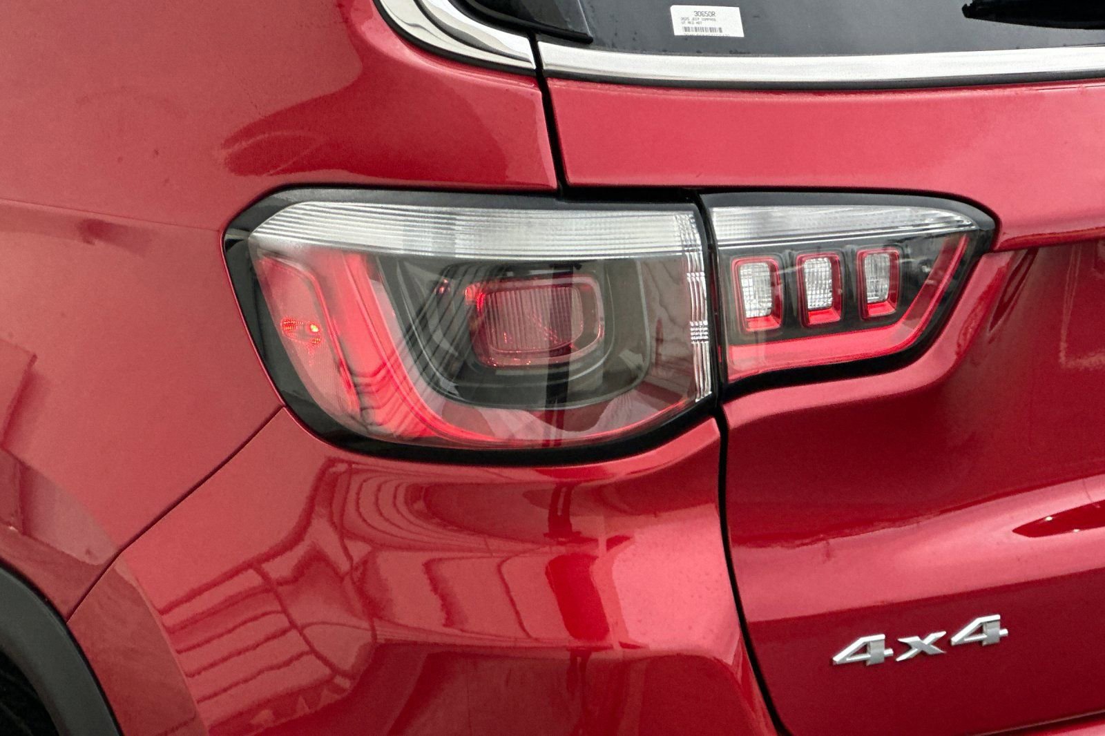 Used 2025 Jeep Compass Limited image 23