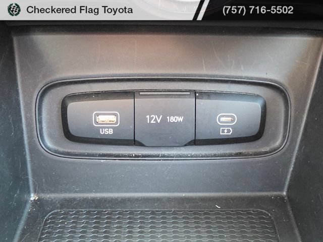 Used 2023 Hyundai Venue SE w/ Cargo Package FWD image 19