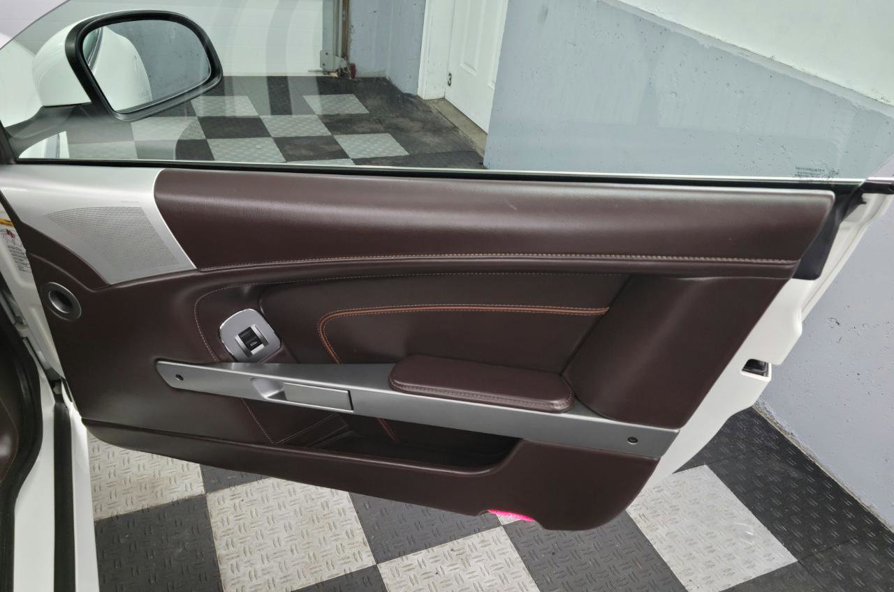 Used 2014 Aston Martin DB9 Volante RWD image 11