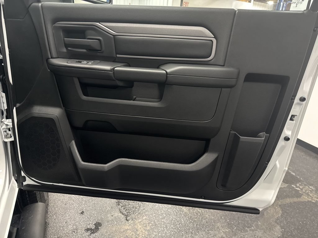 New 2026 RAM 3500 Tradesman AWD/4WD image 32