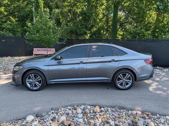 Used 2022 Volkswagen Jetta SE FWD image 2