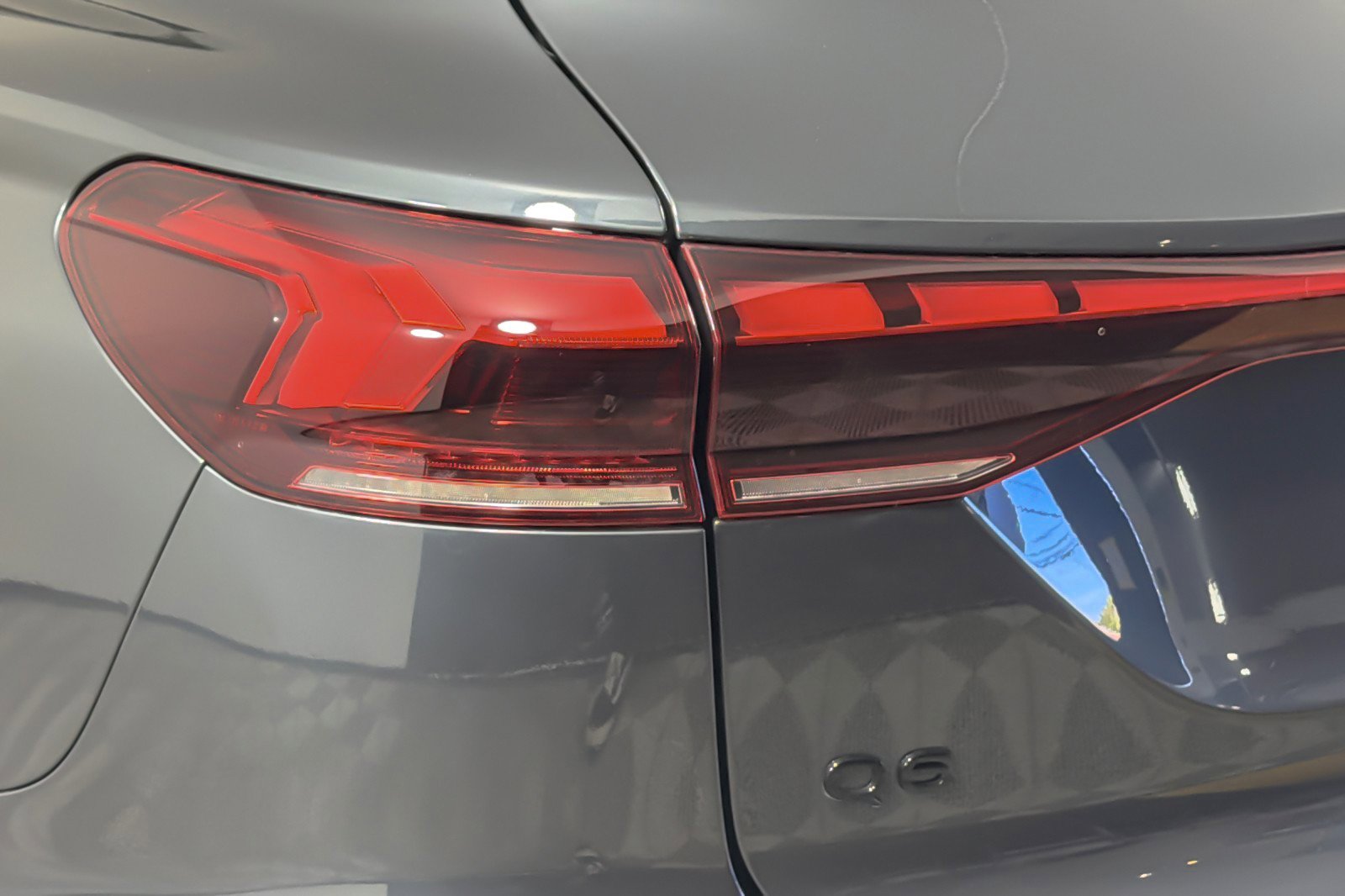 Certified 2025 Audi Q6 e-tron Premium w/ Convenience Package image 27