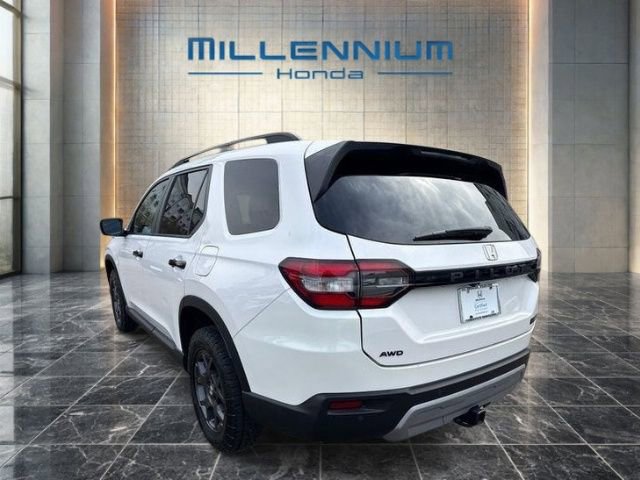 Used 2023 Honda Pilot TrailSport image 15