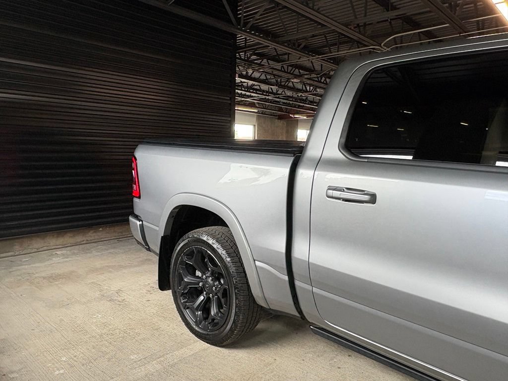 Used 2022 RAM 1500 Limited AWD/4WD image 9