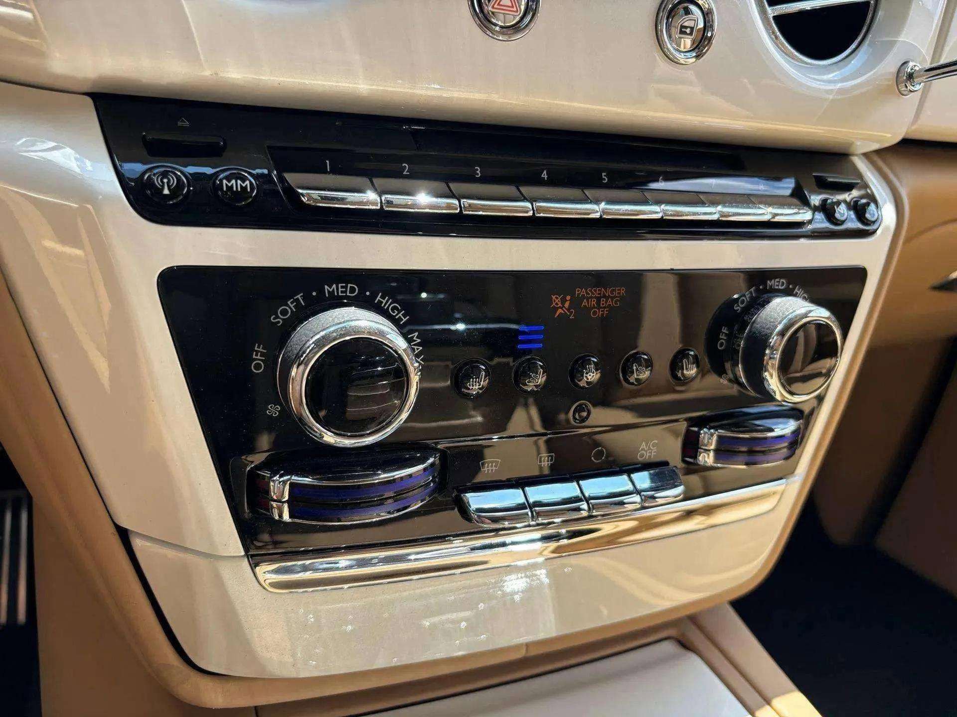 Used 2019 Rolls-Royce Phantom Sedan image 42