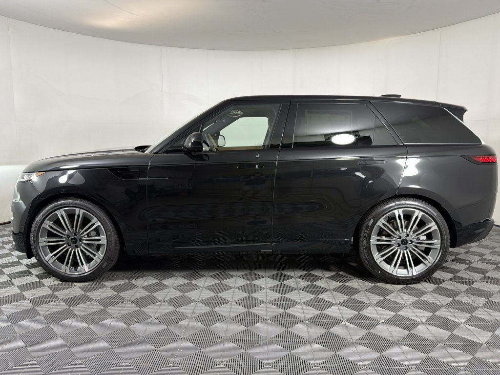 New 2027 Land Rover Range Rover Sport Dynamic SE AWD/4WD image 2