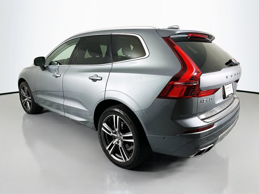 Used 2018 Volvo XC60 T5 Momentum w/ Vision Package AWD/4WD image 3