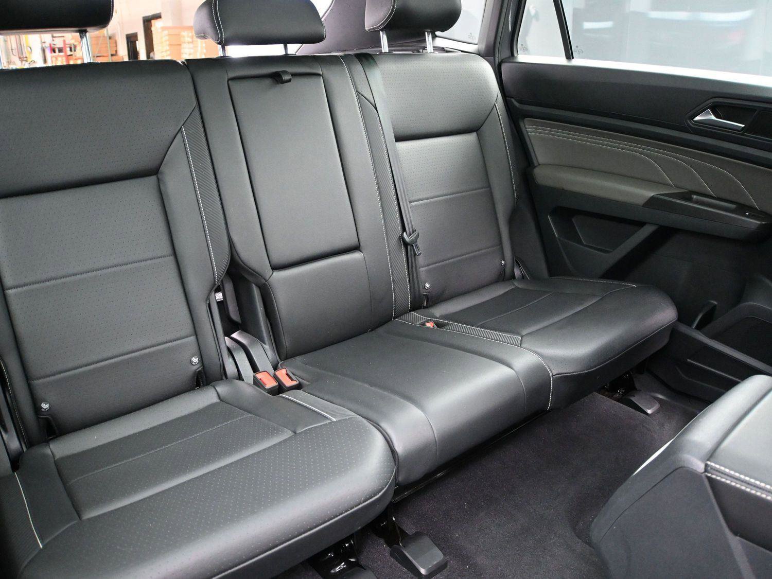 Certified 2022 Volkswagen Atlas Cross Sport SE image 18