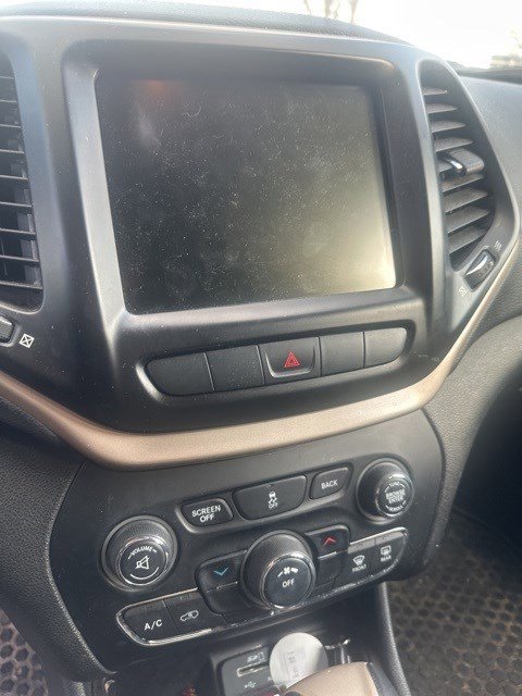 Used 2014 Jeep Cherokee Latitude w/ Cold Weather Group image 9