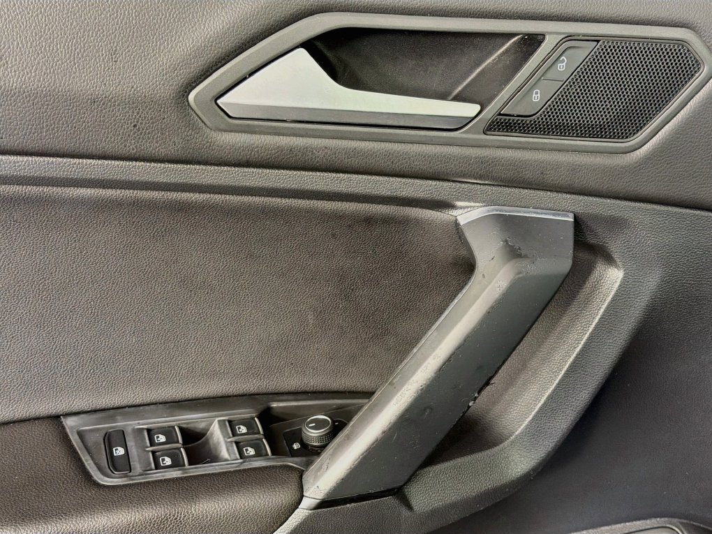 Used 2019 Volkswagen Tiguan SEL FWD image 22
