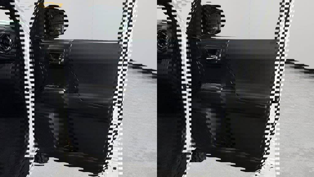 Used 2017 Toyota Tacoma TRD Sport w/ Tow Package image 56