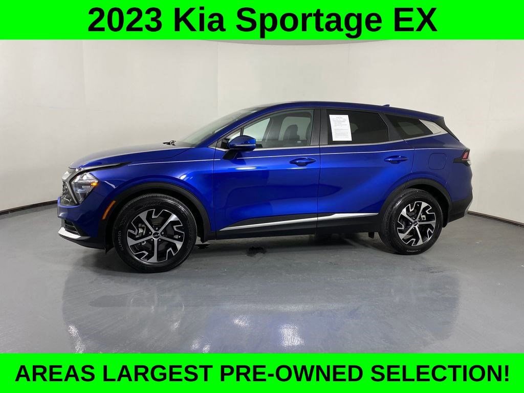 Used 2023 Kia Sportage EX image 3