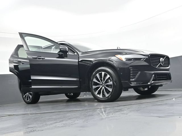 Used 2024 Volvo XC60 B5 Plus AWD/4WD image 42