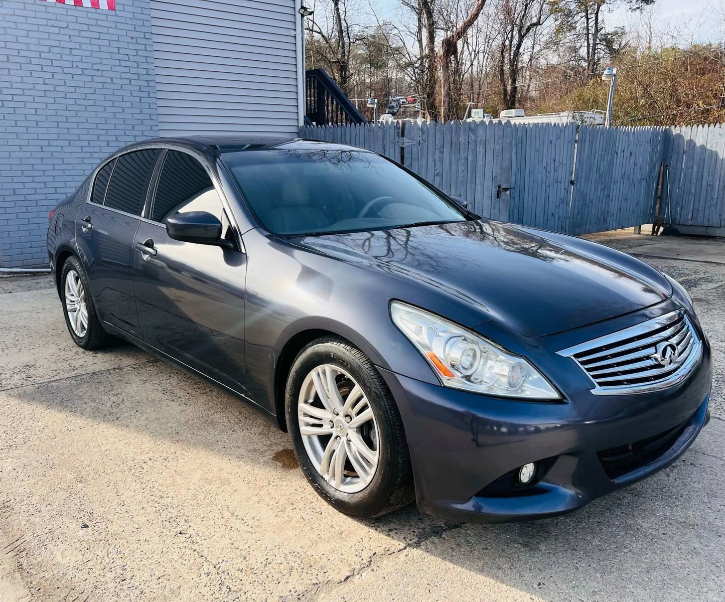 Used 2010 INFINITI G37 Journey w/ Premium Pkg image 3