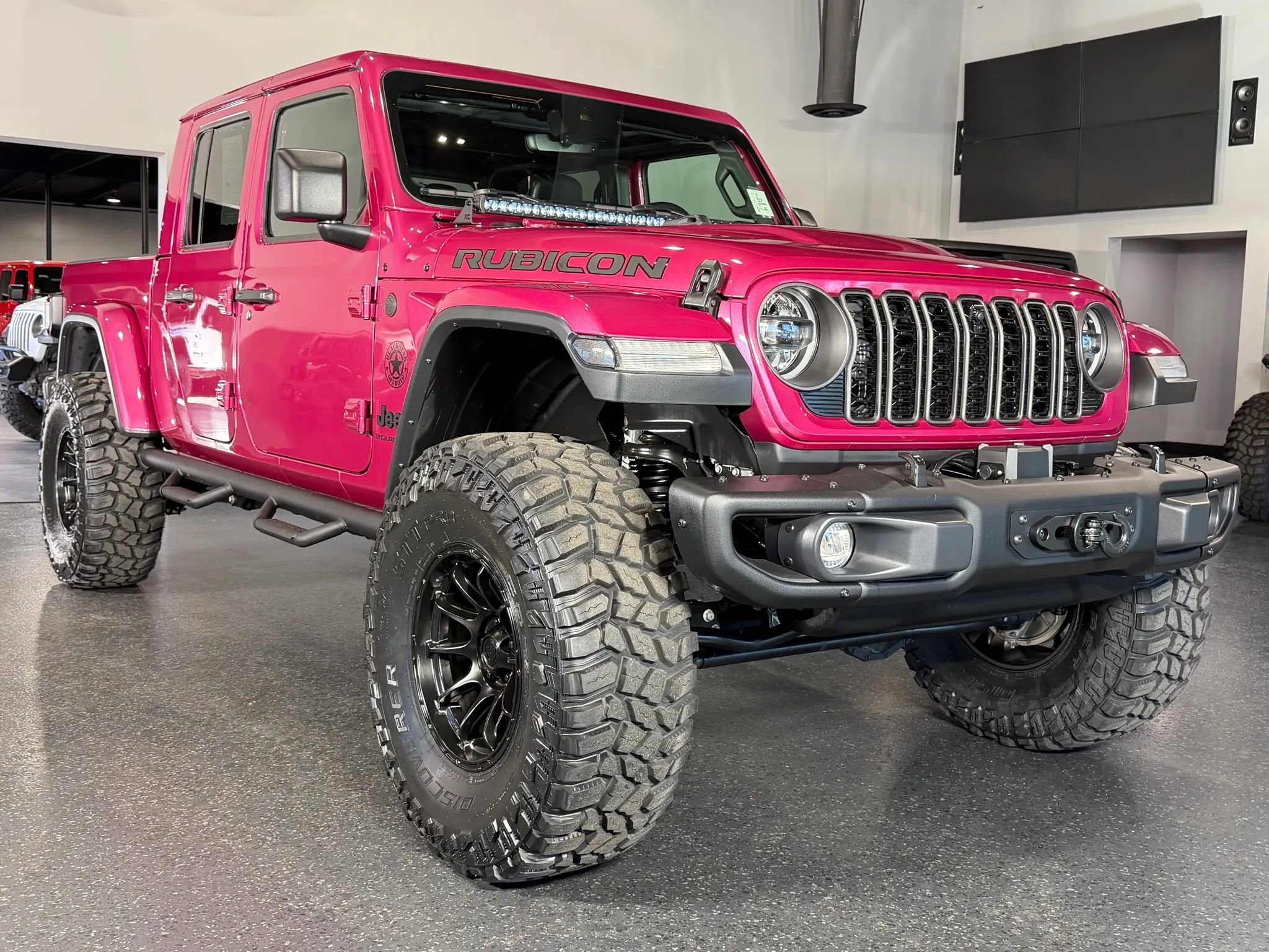 Used 2024 Jeep Gladiator Rubicon AWD/4WD image 2